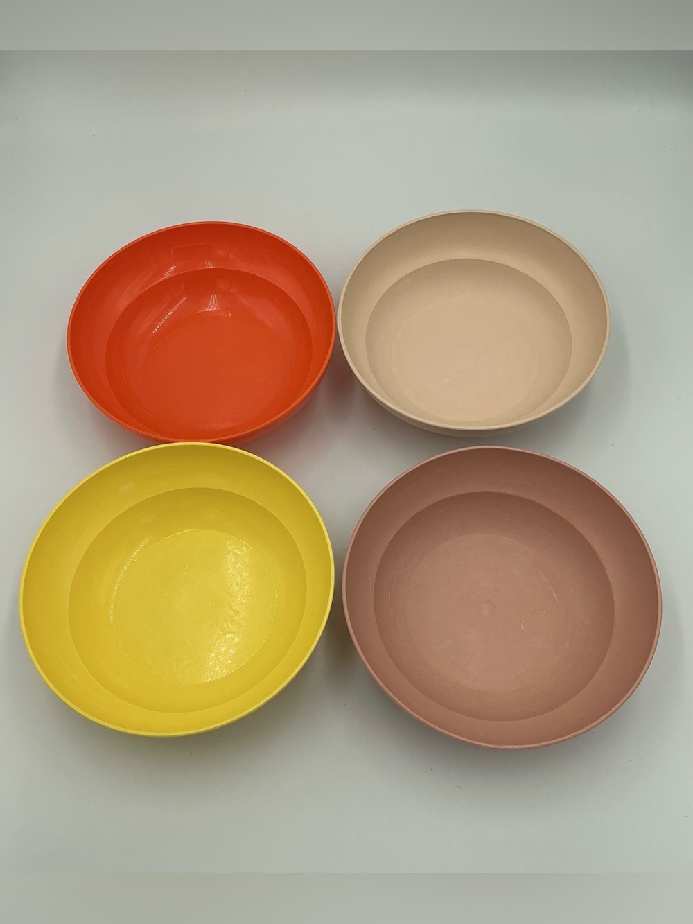 Vintage Tupperware cereal bowls set of 4 Brown, Tan, Yellow & Orange Made in USA